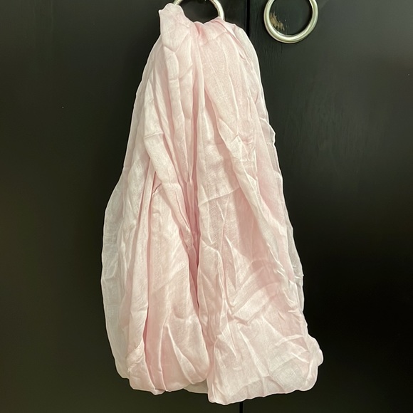 Tahari circle scarf ! - Picture 3 of 3